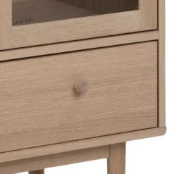 Aston vitrineskab i hvidolieret egetræs finer