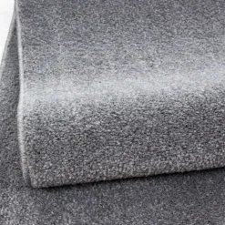 Ata Rund Kortluvet tæppe Ensfarvet - Lysegrå