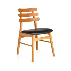 Charlotte spisebordsstol - Naturolieret egetræ - sort læder