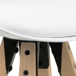 Dima barstol hvid læderlook - m. ben i gummitræ bejdset med egetræslook