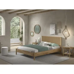 Dobbeltseng 160 x 200 cm – Olive i eg med fletgavl