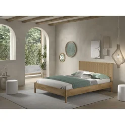 Dobbeltseng 160 x 200 cm – Olive i eg med flettet gavl