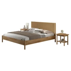 Dobbeltseng 180 x 200 cm – Olive i eg med flettet gavl