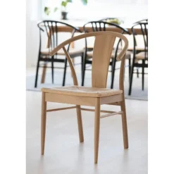 Janik Spisebordsstol med Armlæn – Off White Hvidpigmenteret Olieret Eg