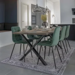 Middelfart Spisebordsstol - Stol i mørkegrøn velour med sorte ben