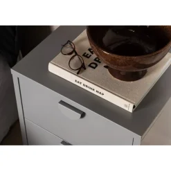 Piring Sengebord - Lysegrå