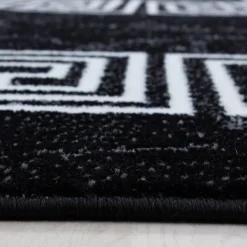 Plus Kortluvet tæppe Meander - Sort