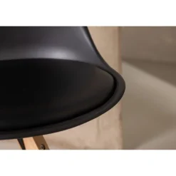 Zeno Spisestuestol - Sort og Natur